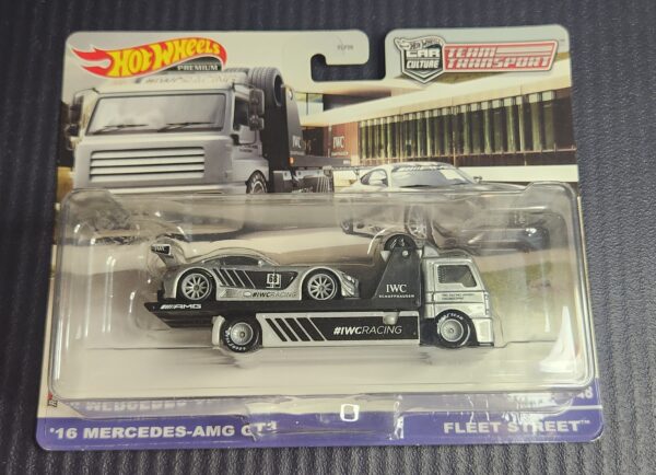 Hotwheels Team Transport 16 Mercedes-AMG GT3 and Fleet Street